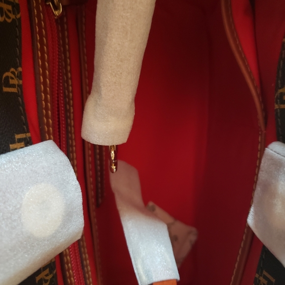 Dooney and Bourke small gretta Brianna w/pouch - Picture 11 of 13